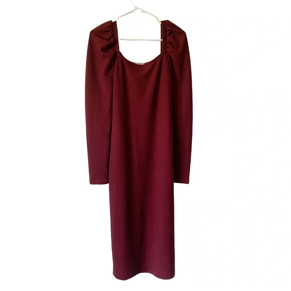 Socialite maroon puff
